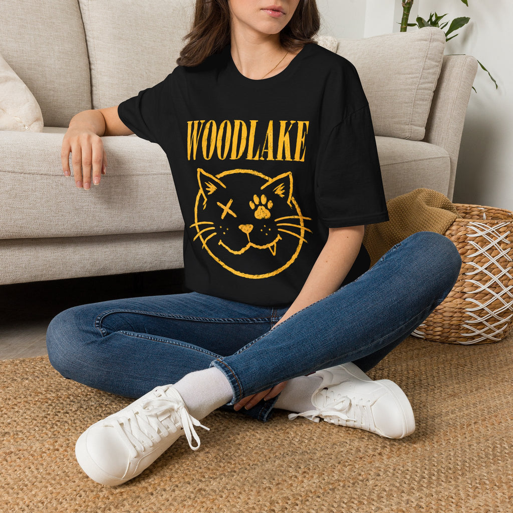 ADULT Woodlake Vintage Cat T‑Shirt — Retro School/Team Spirit Tee